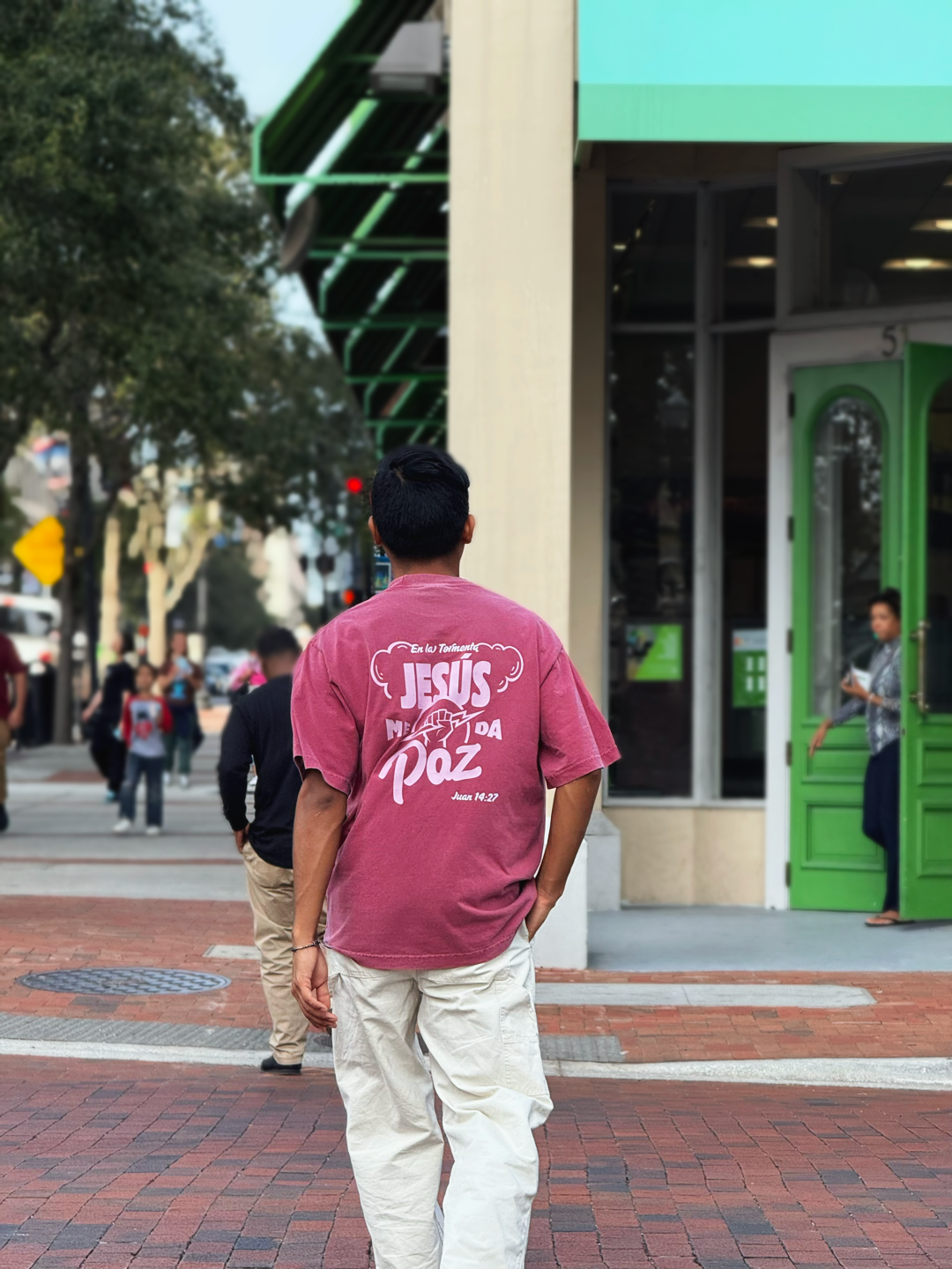 En la Tormenta Dios me da Paz T-Shirt